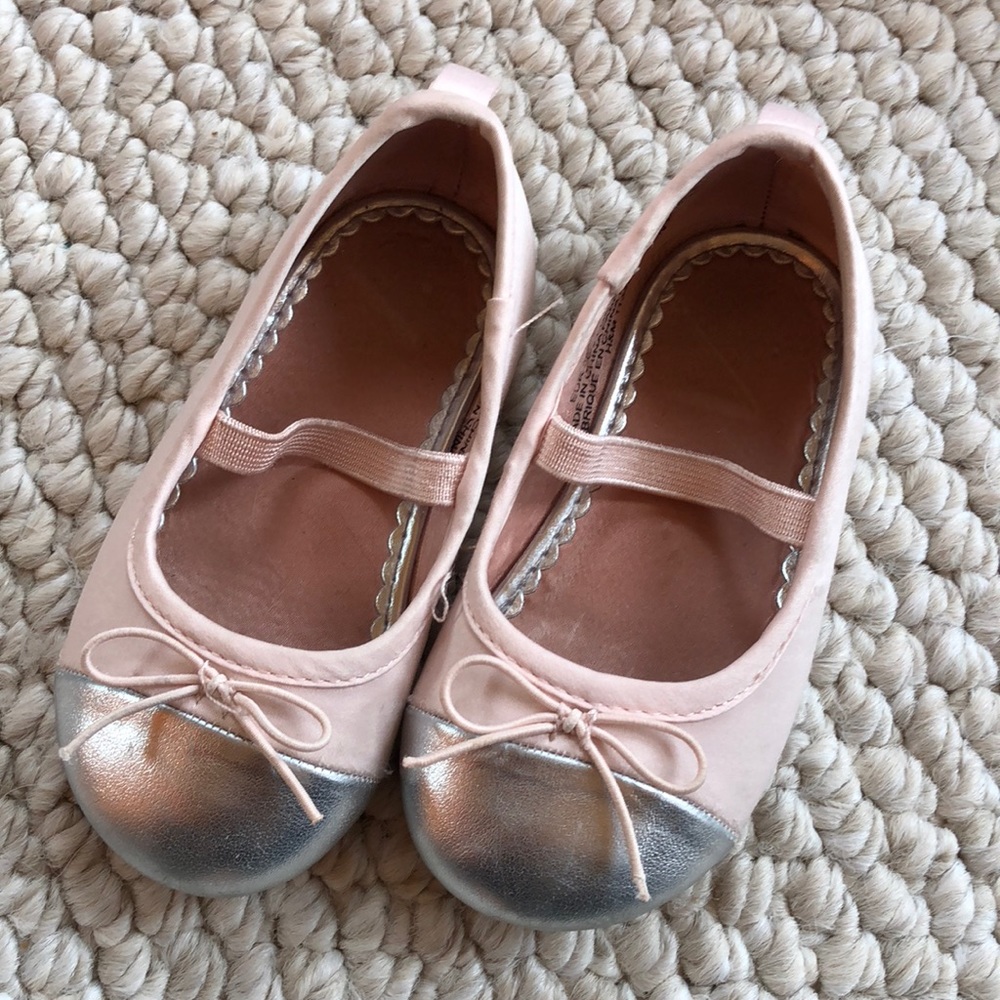 Size 4-5 Pink ballet flats